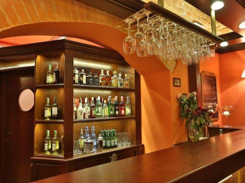Rynek 6 Retro Pub & Hostel Radom Esterno foto