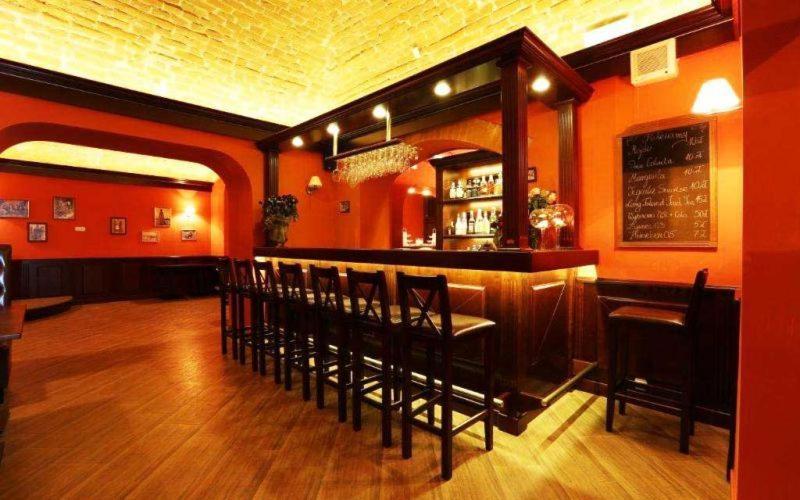 Rynek 6 Retro Pub & Hostel Radom Esterno foto