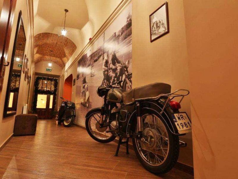 Rynek 6 Retro Pub & Hostel Radom Esterno foto